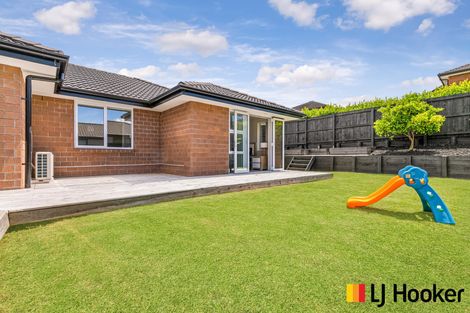 Photo of property in 39 Sunningdale Street, Wattle Downs, Auckland, 2103