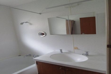 Photo of property in 4/6 Karamu Street, Strandon, New Plymouth, 4312