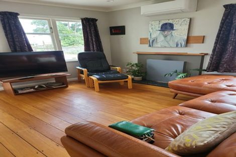 Photo of property in 43 Martin Road, Paraparaumu Beach, Paraparaumu, 5032