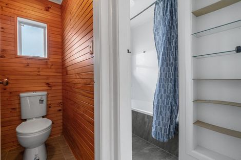 Photo of property in 18 Brocas Avenue, Hillcrest, Hamilton, 3216