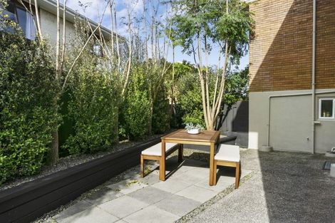 Photo of property in 1/22 Tui Glen Road, Birkenhead, Auckland, 0626