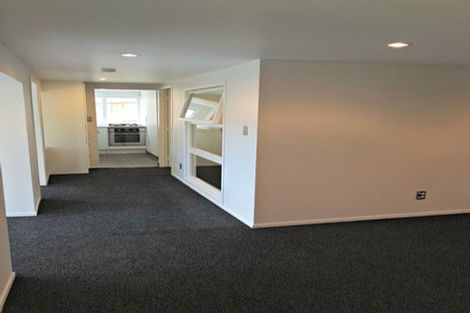 Photo of property in 92 Browns Bay Road, Rothesay Bay, Auckland, 0630