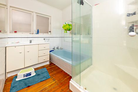 Photo of property in 26 Tiraumea Drive, Pakuranga, Auckland, 2010