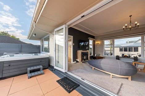 Photo of property in 124 Carrington Street, Lower Vogeltown, New Plymouth, 4310