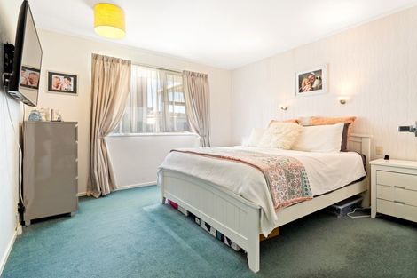 Photo of property in 6 Colwill Road, Massey, Auckland, 0614