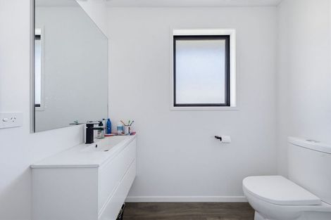 Photo of property in 6 Banks Street, Marfell, New Plymouth, 4310