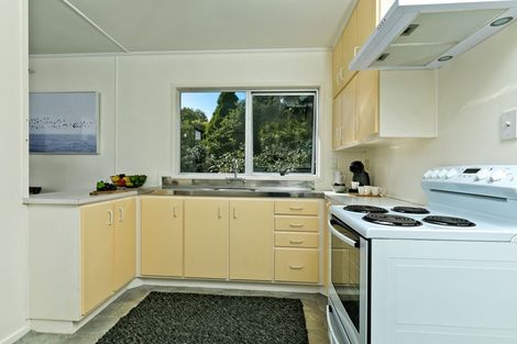 Photo of property in 2/20 Scarlock Avenue, Browns Bay, Auckland, 0630