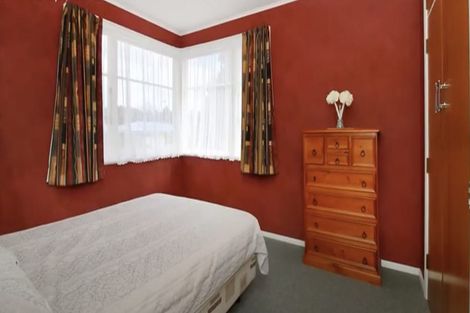 Photo of property in 11 Newcastle Street, Hokowhitu, Palmerston North, 4410