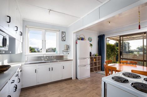 Photo of property in 52 Richmond Street, Waitara, 4320