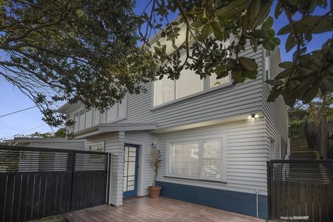 Photo of property in 123 Tauhinu Road, Miramar, Wellington, 6022