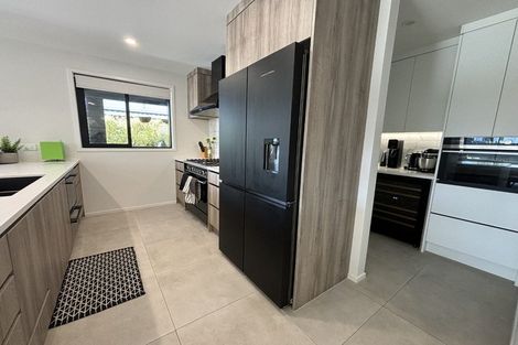 Photo of property in 16 Mutetai Road, Clarks Beach, 2122