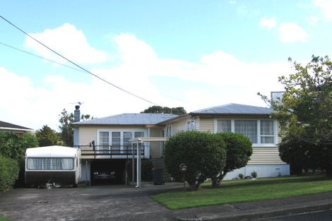 Photo of property in 17 Jaemont Avenue, Te Atatu South, Auckland, 0610