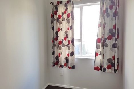 Photo of property in 3/11 Alston Avenue, Kelston, Auckland, 0602