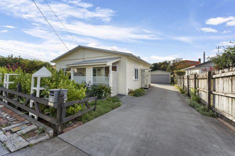 Photo of property in 42 Gaine Street, New Plymouth, 4310