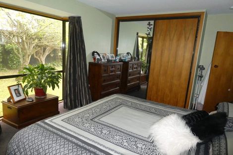 Photo of property in 22 Liverton Crescent, Bishopdale, Christchurch, 8053