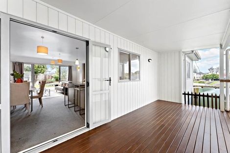 Photo of property in 19 Awaroa Road, Sunnyvale, Auckland, 0612