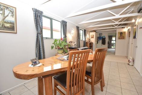 Photo of property in 6 Kupe Drive, Carterton, 5713