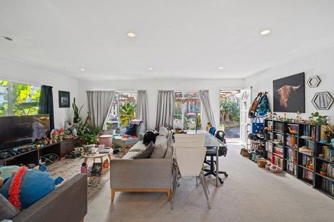 Photo of property in 131c View Road, Sunnyvale, Auckland, 0612