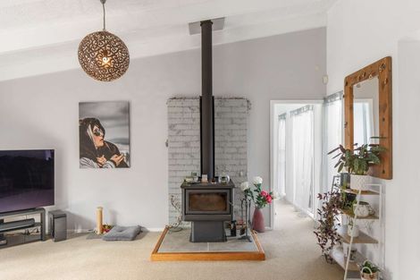 Photo of property in 15 Frankley Road, Westown, New Plymouth, 4310