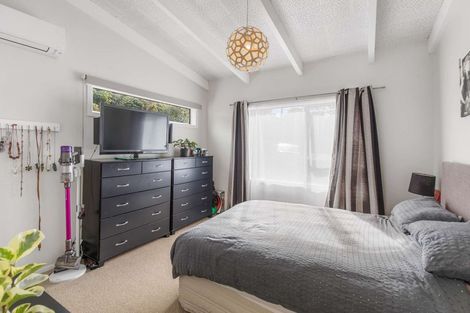 Photo of property in 15 Frankley Road, Westown, New Plymouth, 4310