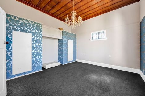 Photo of property in 25 Milmoe Street, Hawera, 4610