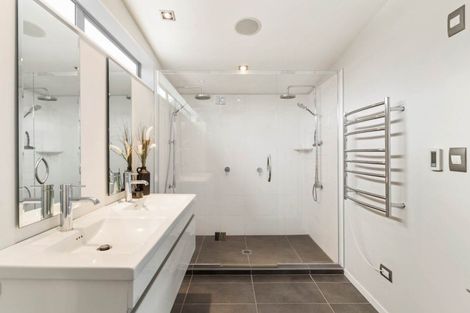 Photo of property in 42 Livingstone Street, Westmere, Auckland, 1022