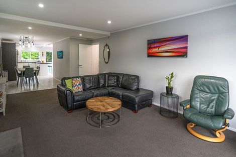 Photo of property in 11 Wairere Grove, Paraparaumu, 5032