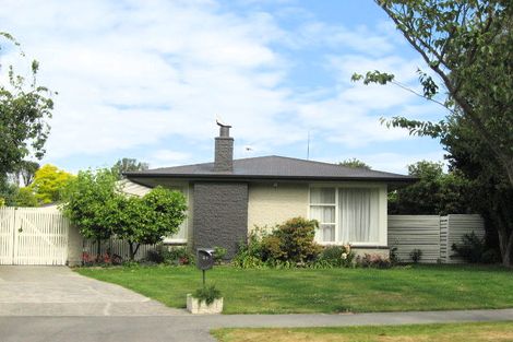 Photo of property in 28 Glenharrow Avenue, Avonhead, Christchurch, 8042