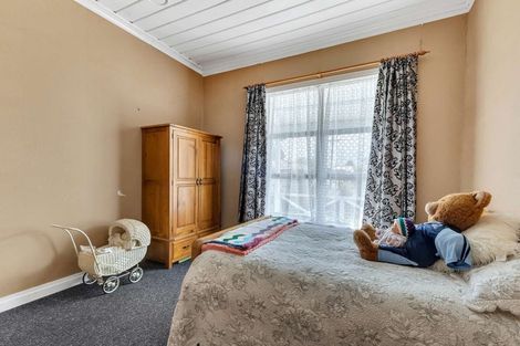 Photo of property in 13 Maire Street, Inglewood, 4330