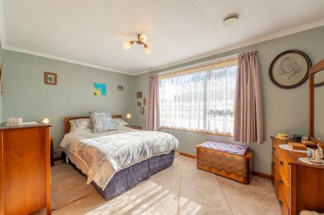 Photo of property in 19 Holloway Street, Waikiwi, Invercargill, 9810