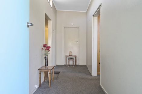 Photo of property in 1/12 Gradwell Place, Two Mile Bay, Taupo, 3330