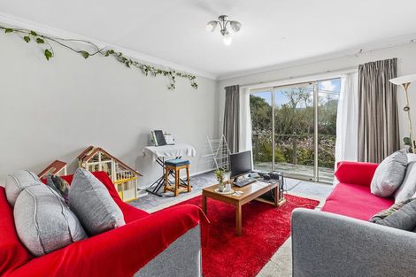 Photo of property in 18 Tawa Terrace, Tawa, Wellington, 5028