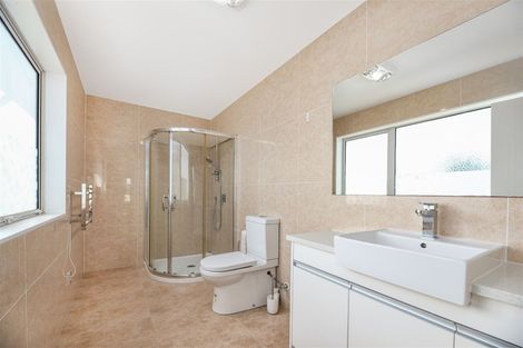 Photo of property in 47 Tiriwa Drive, Massey, Auckland, 0614