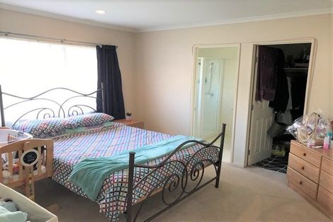 Photo of property in 104 Pitt Avenue, Clendon Park, Auckland, 2103