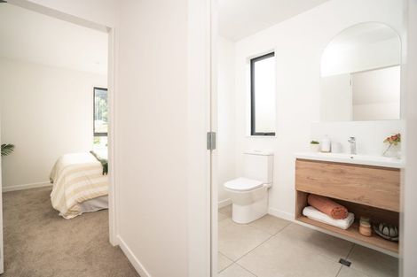 Photo of property in 92 Ara Paiwhenua, Tawa, Wellington, 5028