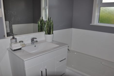 Photo of property in 69 Apollo Parade, Milson, Palmerston North, 4414