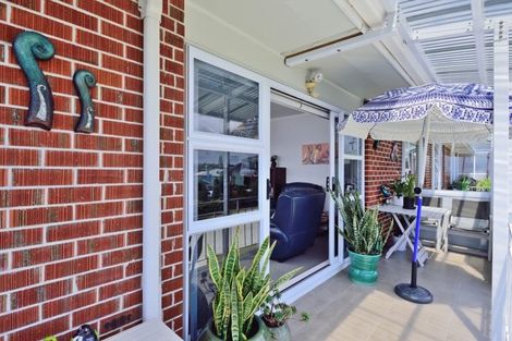 Photo of property in 3/35 Rangitoto Terrace, Milford, Auckland, 0620
