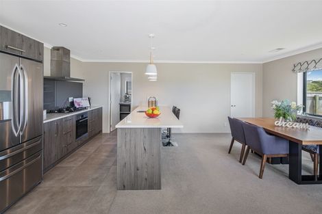 Photo of property in 9 Portmore Place, Grenada Village, Wellington, 6037