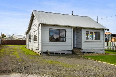 Photo of property in 196 Bridge Street, Eltham, 4322