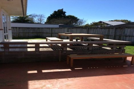 Photo of property in 13 Roby Street, Te Atatu Peninsula, Auckland, 0610
