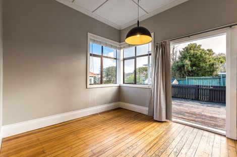 Photo of property in 19 Old Lake Road, Narrow Neck, Auckland, 0624