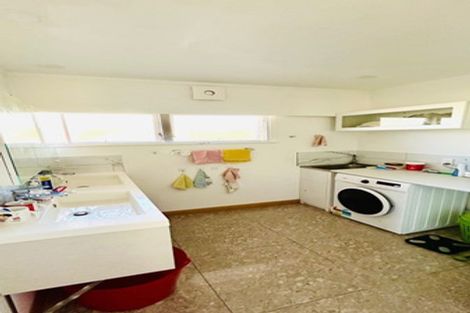 Photo of property in 24 Sunnyhill Crescent, Sunnyhills, Auckland, 2010