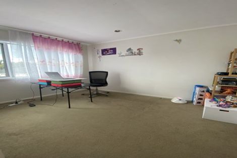 Photo of property in 10/15 Andersons Road, Oteha, Auckland, 0632