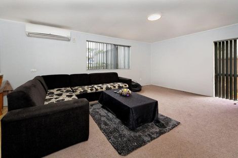 Photo of property in 277 Triangle Road, Massey, Auckland, 0614