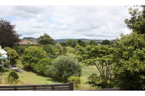 Photo of property in 13a Cross Street, Regent, Whangarei, 0112
