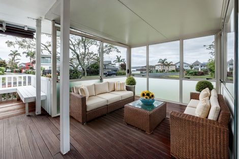 Photo of property in 25 Spinnaker Drive, Te Atatu Peninsula, Auckland, 0610