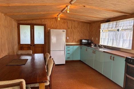 Photo of property in 98 Pukehina Parade, Pukehina, 3189