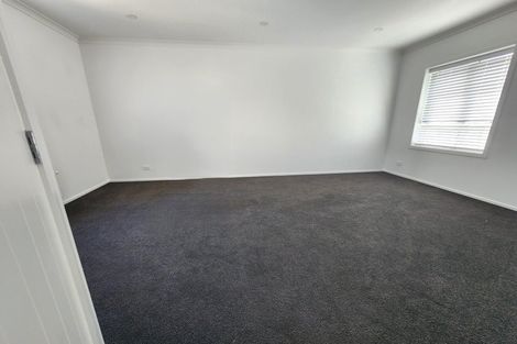 Photo of property in 14 Cessna Way, Newlands, Wellington, 6037