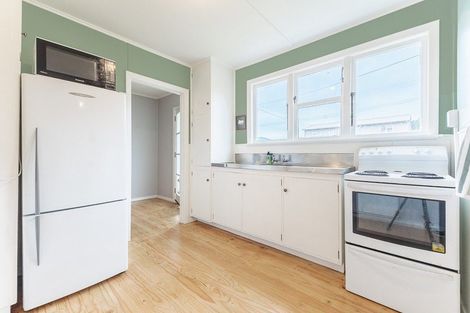 Photo of property in 76-78 Sievers Grove, Cannons Creek, Porirua, 5024