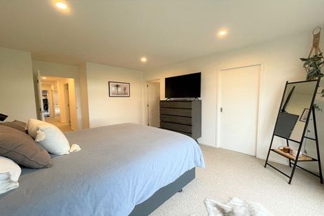 Photo of property in 2 Piper Way, Glen Avon, New Plymouth, 4312